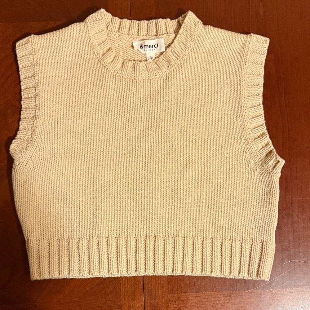 &Merci Women's Cream Sweater Vest‎ Chopped fit